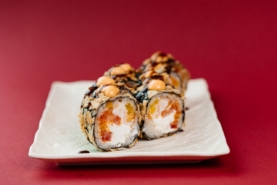 Темпура рол з креветкою та мигдалем