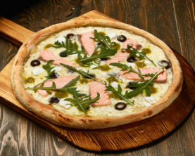 Піца з лососем та крем сиром велика