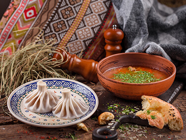Приглашаем на настоящий кавказский обед в «Баклажан»!