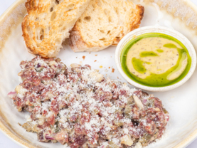 Тартар з телятини та трюфельним айолі