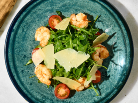 Салат з креветками та авокадо