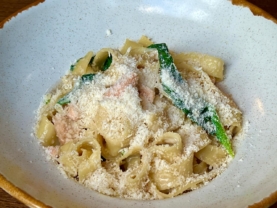 Паста тальятелле з лососем