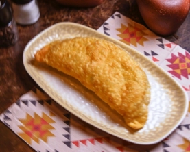 Чебурек з сиром.