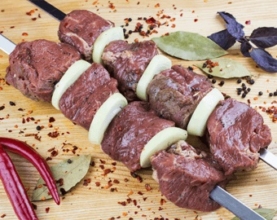 Шашлик із телятини маринований