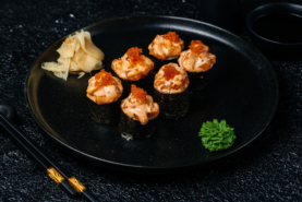 Такао рол зі спайсі лососем