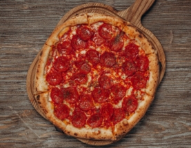 Піца Д’явола з гострою салямі