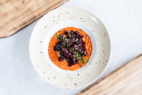 Тартар з буряка та соусом ромеско