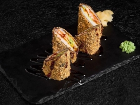 Гарячий рол-сендвіч з лососем і авокадо