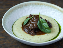 Телячі щічки з трюфельним пюре та соусом деміглас