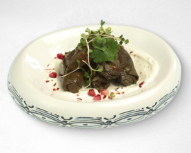 Долма з баранини під соусом лабне